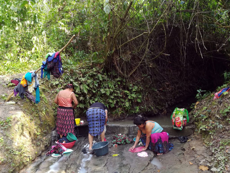 Arroyo de la comunidad Nimlaha’kok, Alta Verapaz. Fotografía: Rachel Sieder y Lieselotte Viaene